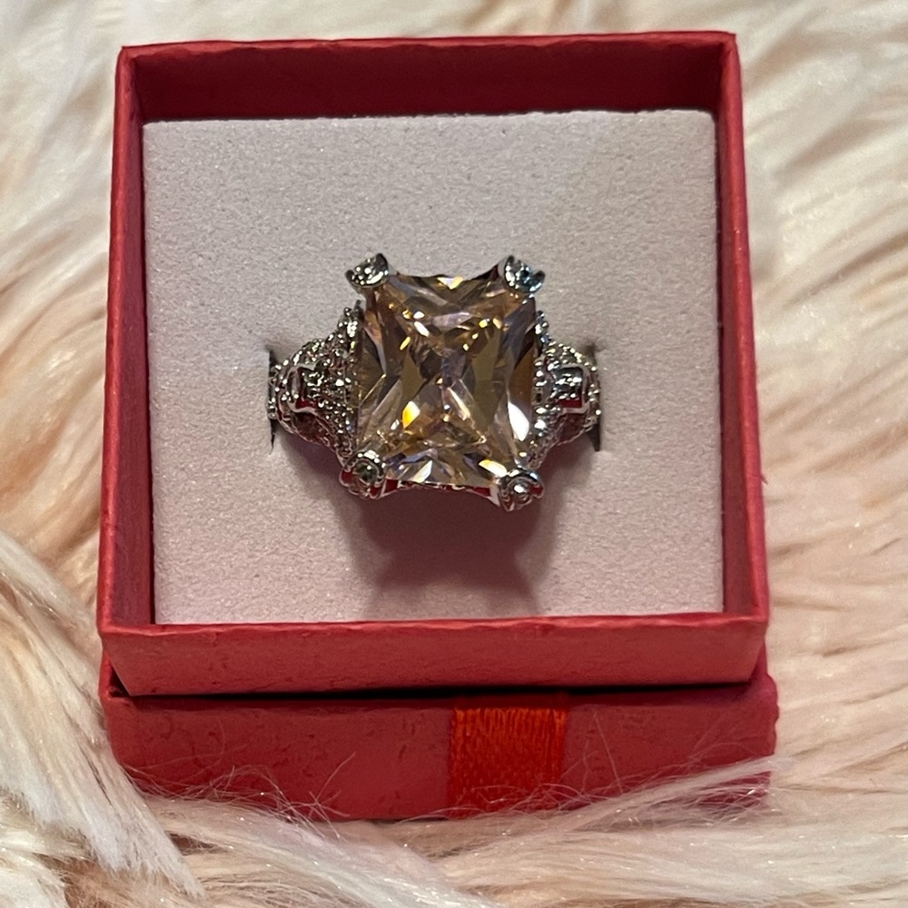 Lacoste Silver Ring. Size 8.5 Absolutely Gorgeous! Gift Box included.